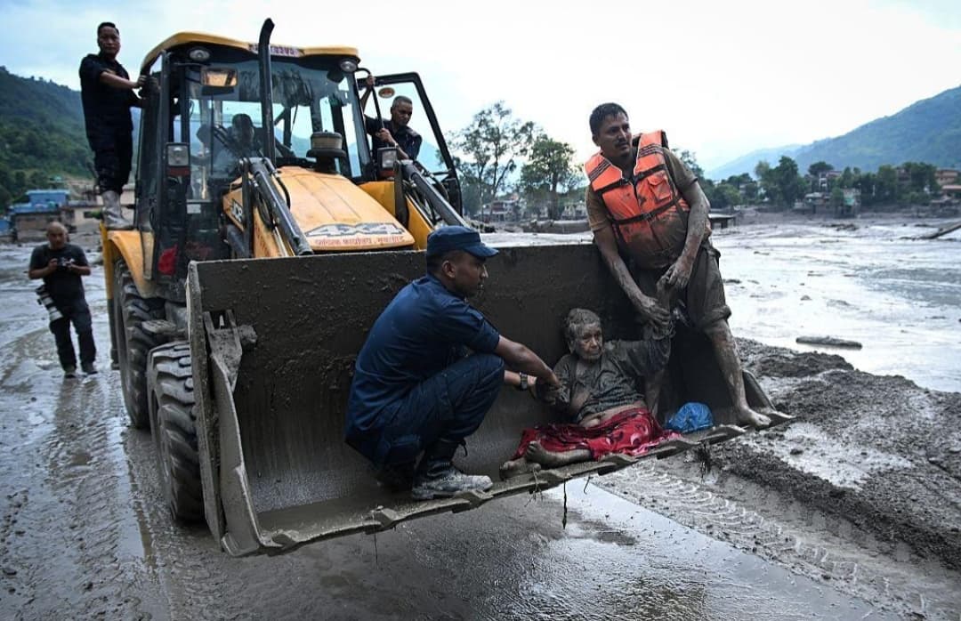 नेपाल में बाढ़ का कहर: मृतकों की संख्या 1,295 पहुंची, 5 हजार से ज्यादा लापता