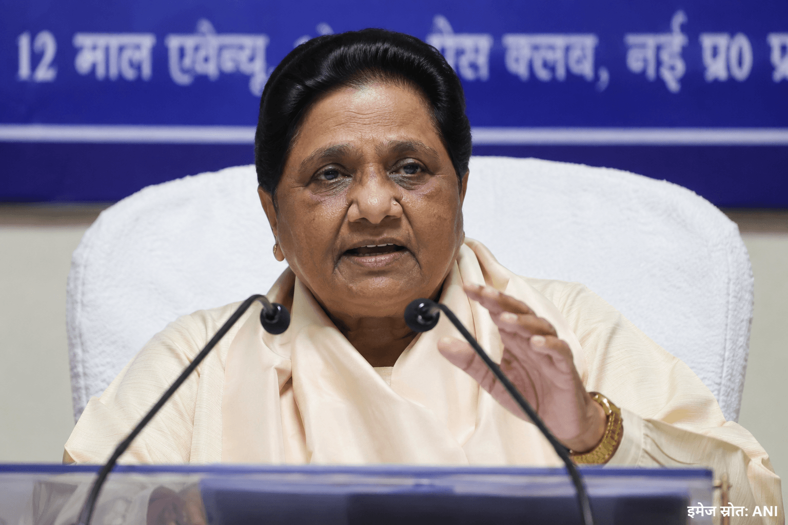 मस्जिदों को अवैध बताकर ध्वस्त करने के अभियान पर मायावती ने जताया विरोध